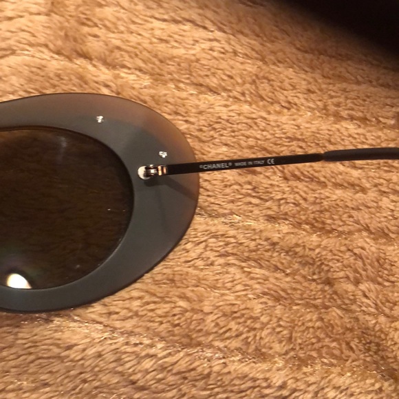 Authentic Chanel Y2K Sunglasses - Picture 4 of 8